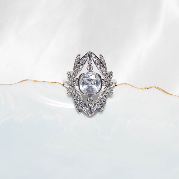 ✨Anthropologie Victoria Dragonflies Ring - Picture 8 of 8